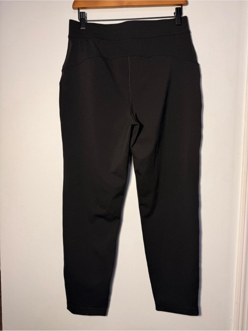 Aritzia The Group by Babaton Black Weekender Pant size M - Picture 7 of 9